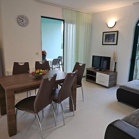 Apartments Mlikota Затон Екстер'єр фото