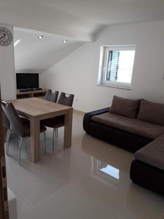 Apartments Mlikota Затон Екстер'єр фото