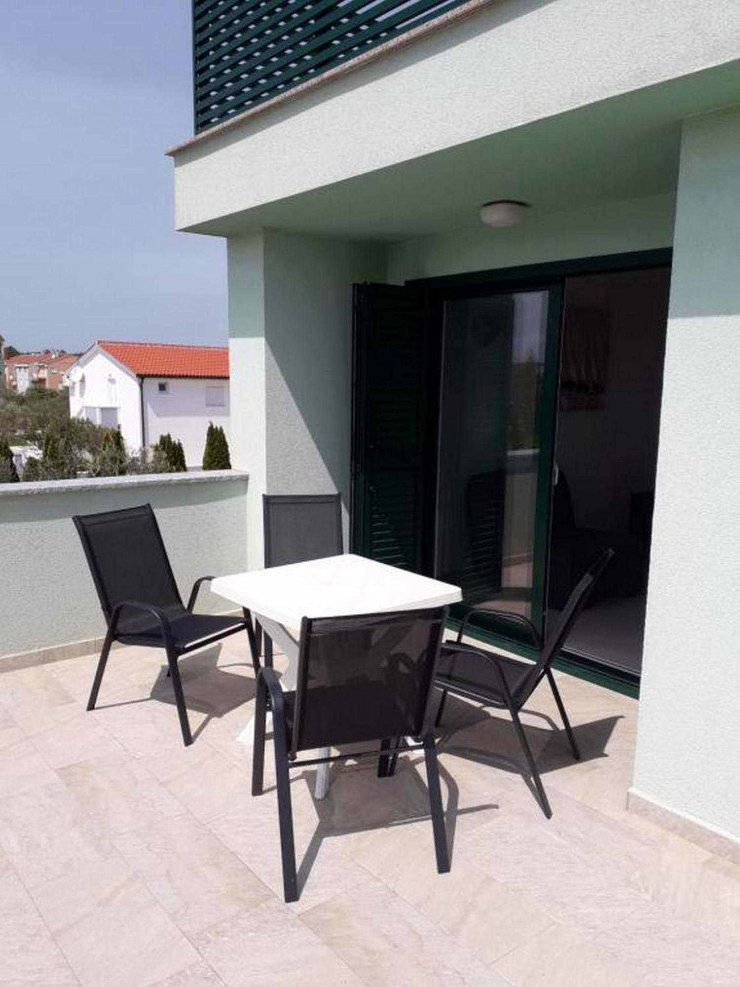 Apartments Mlikota Затон Номер фото