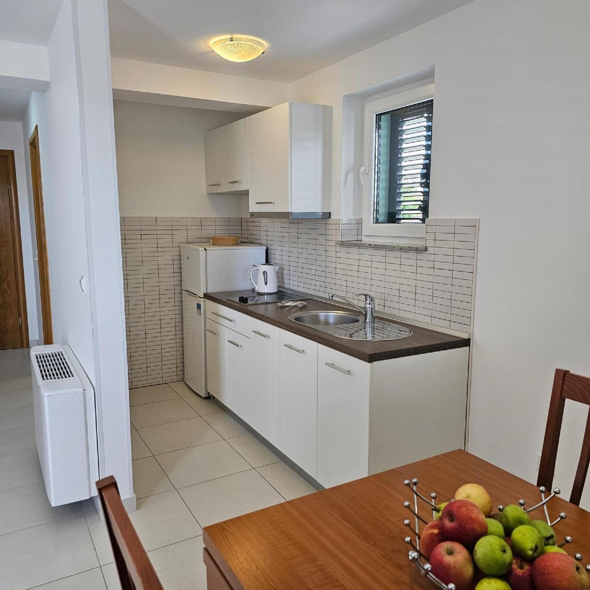 Apartments Mlikota Затон Екстер'єр фото