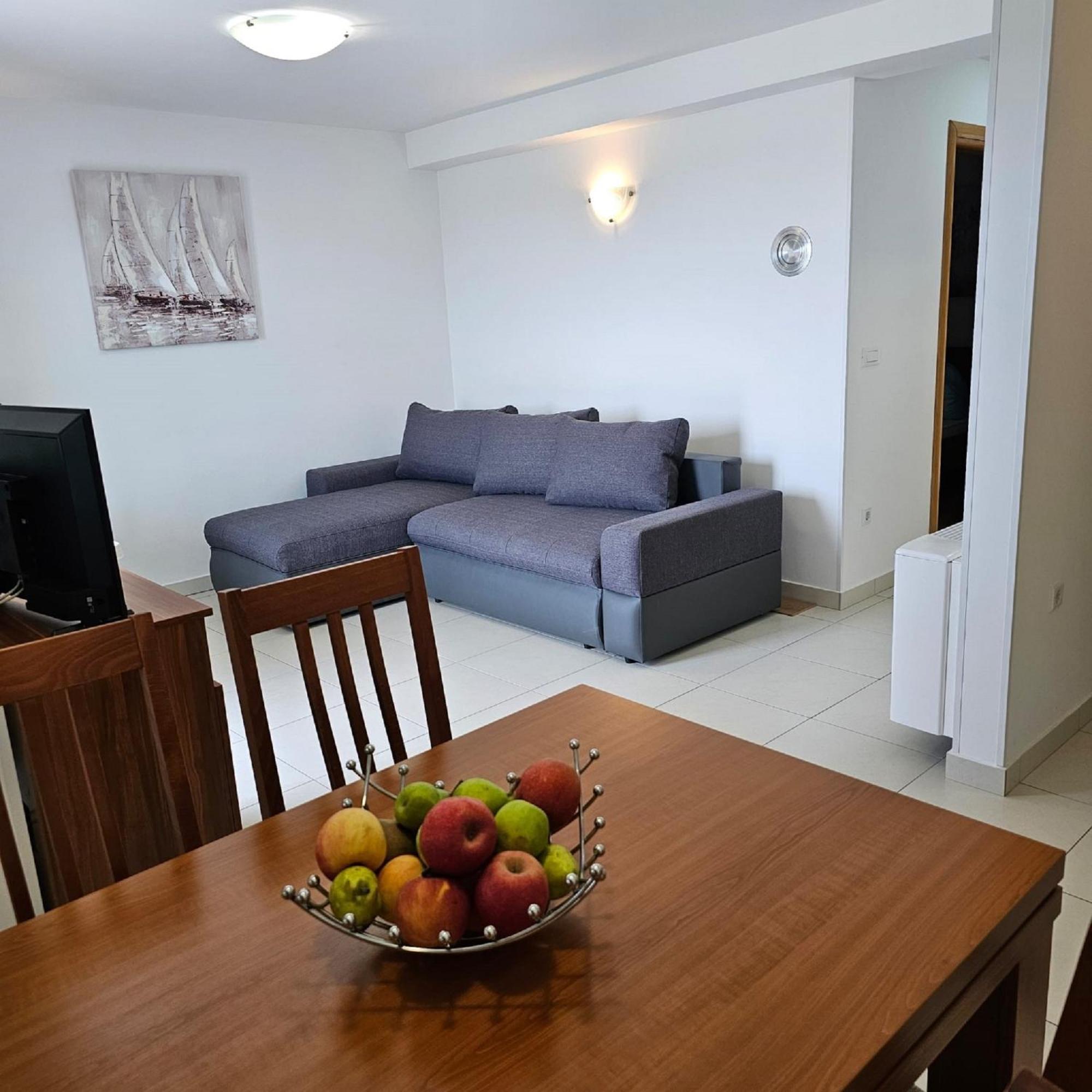 Apartments Mlikota Затон Екстер'єр фото