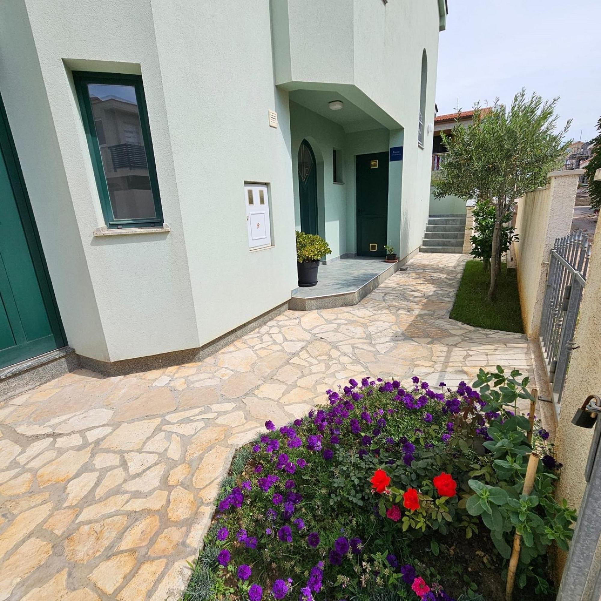 Apartments Mlikota Затон Екстер'єр фото
